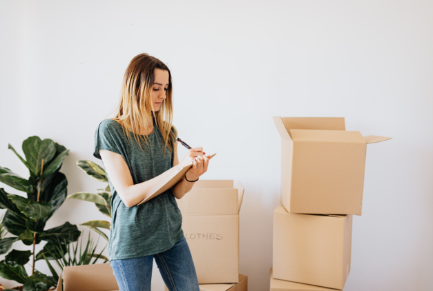 https://veganizo.co.uk/how-can-self-storage-help-when-moving-or-downsizing/